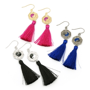 CHINA BLACKLABEL インヤンタッセルピアス (両耳用)