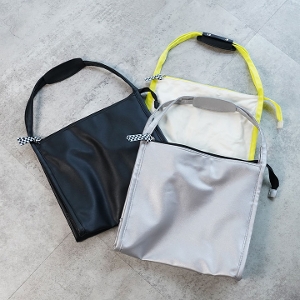  トートバッグ 鞄 かばん シンプル かわいい オールブラック 通学 通勤 大容量 A4サイズ 肩掛け 5月新作 (ネコポスOK) 4,400円(税込)以上 送料無料 #セール除外