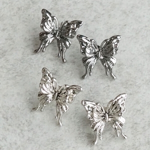 【Butterfly】 アート蝶ピアス